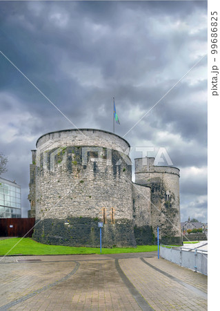 King John's Castle, Limerick, Ireland 99686825