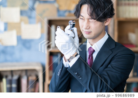 貴金属の出張査定をする買取専門業者 99686989