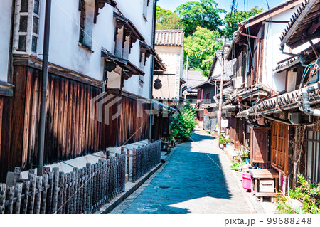 【重要伝統的建造物群保存地区】鞆町　初秋の路地の風景4　広島県福山市 99688248