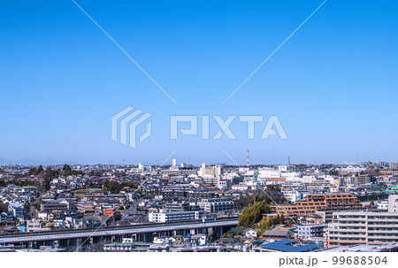 日本の横浜都市景観　たまプラーザ駅などを望む 99688504