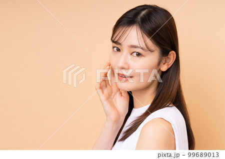若い女性のビューティ 若い女性のビューティ 99689013