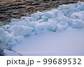 青白い流氷 99689532