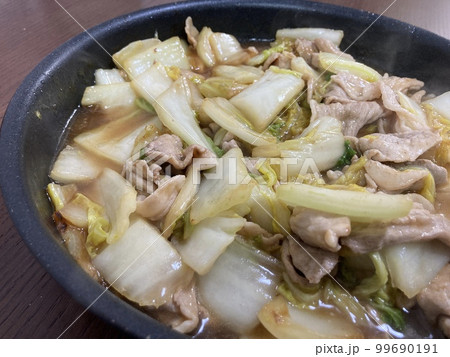 白菜と豚肉の炒め物 白菜と豚肉の炒め物 99690191