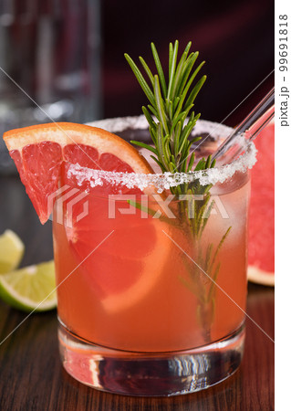 Cocktail Pink Paloma 99691818