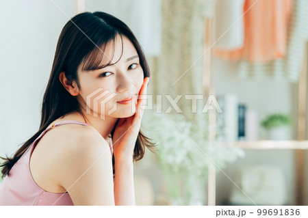 若い女性のビューティ 若い女性のビューティ 99691836