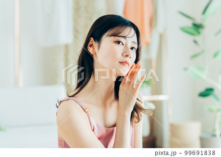 若い女性のビューティ 若い女性のビューティ 99691838