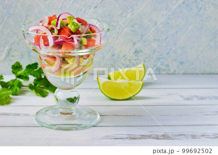 メキシコ料理のセビーチェ 99692502