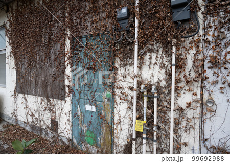 廃墟になった集合住宅(団地)東京 練馬区 2023年2月 廃墟になった集合住宅(団地)東京 練馬区 2023年2月 99692988