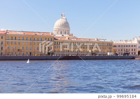 Cityscape of Saint-Petersburg on a sunny day. Neva river coast 99695184