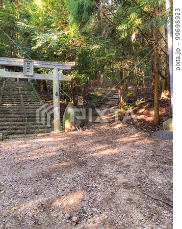 鈴鹿セブンマウンテンの藤原岳登山:神武神社と大貝戸道の登山口 鈴鹿セブンマウンテンの藤原岳登山:神武神社と大貝戸道の登山口 99698923