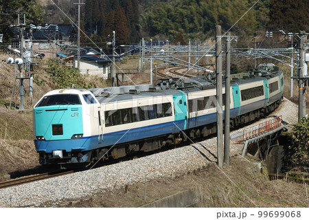 北陸本線 石動ー倶利伽羅 JR東日本 485系 R21編成(新潟) 北越 北陸本線 石動ー倶利伽羅 JR東日本 485系 R21編成(新潟) 北越 99699068