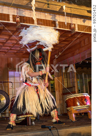なまはげ太鼓　男鹿半島柴灯祭り　秋田県 99701452