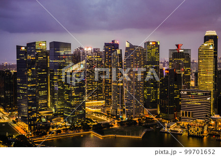シンガポールのオフィス街 99701652