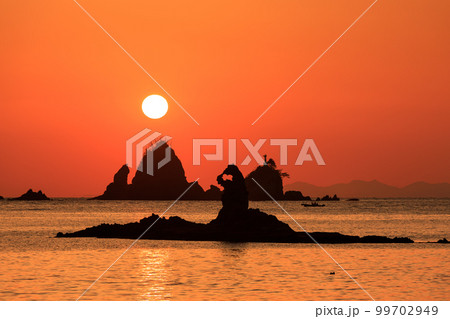 静岡西伊豆_大田子海岸の絶景夕陽 静岡西伊豆_大田子海岸の絶景夕陽 99702949
