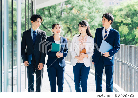 ビジネス　同僚　チーム 99703735
