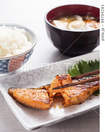 鮭の西京焼き 99704283