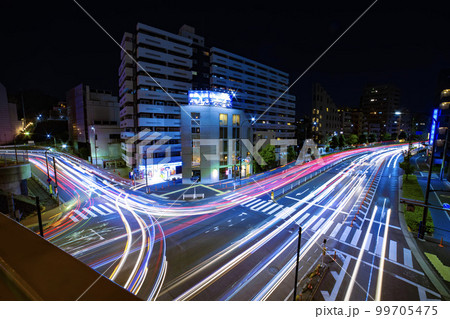 夜の山手通り　大橋ジャンクション周辺の夜景【交通イメージ】 99705475