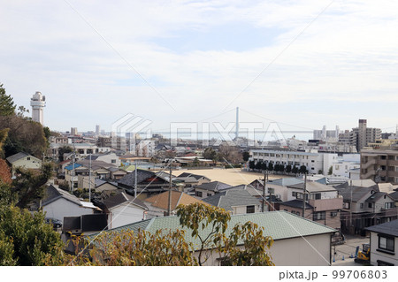 文化博物館前歩道橋より見える明石海峡大橋 99706803