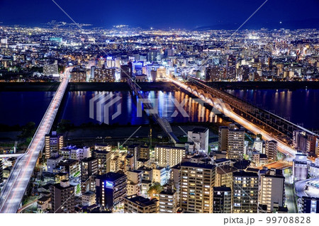 大阪府 梅田スカイビルから眺める大阪の夜景(淀川方面) 大阪府 梅田スカイビルから眺める大阪の夜景(淀川方面) 99708828