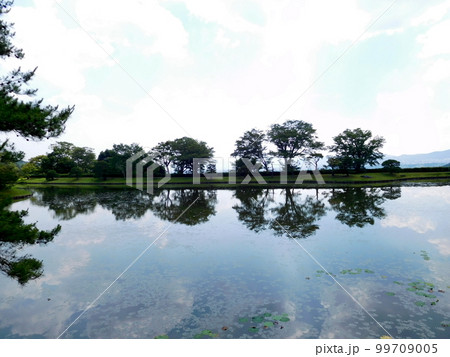 京都 修学院離宮 浴龍池 鏡面反射 京都 修学院離宮 浴龍池 鏡面反射 99709005