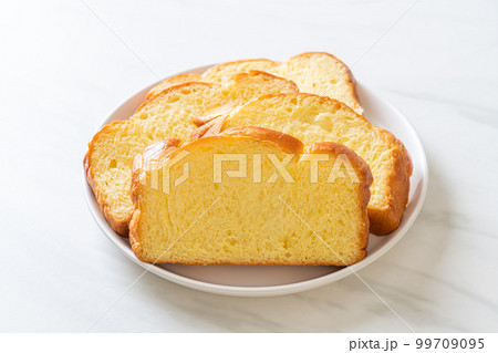 Sweet potato bread with coffee 99709095