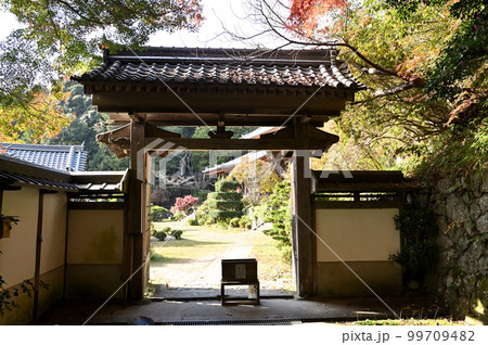 弘仁寺の山門 弘仁寺の山門 99709482