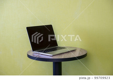 デスクワーク パソコン デスクワーク パソコン 99709923