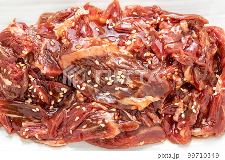 焼肉。牛肉ハラミたれ漬け。 99710349