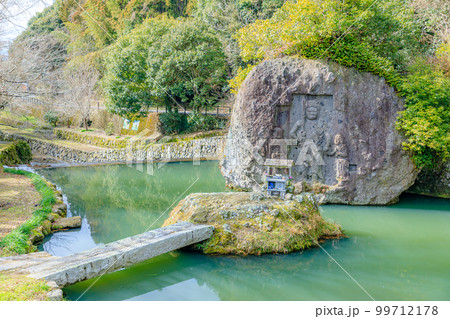 冬の川中不動　大分県豊後高田市 99712178