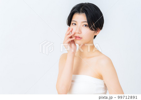 女性　ビューティー　美容　スキンケア 99712891