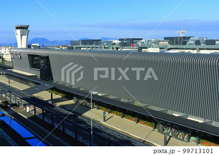 【熊本県】リニューアルした阿蘇くまもと空港 99713101