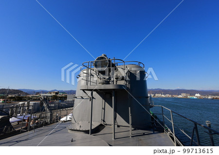 護衛艦の信号探照灯 モールス信号 護衛艦の信号探照灯 モールス信号 99713615
