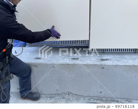 キュービクルの設置 99716118