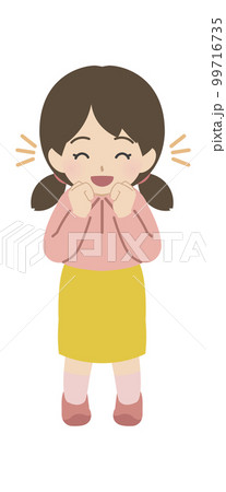 喜ぶ女児　私服 99716735