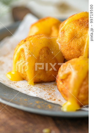 Rabanadas poveiras with egg cream and cinnamon 99719500