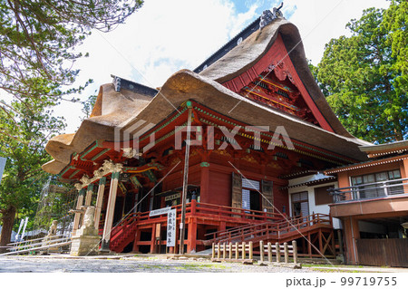 山形鶴岡の初夏　新緑の羽黒山・出羽神社　三神合祭殿 99719755