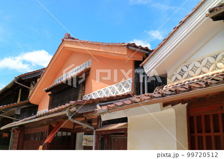 岡山県 吹屋ふるさと村 なまこ壁の伝統的な家屋 岡山県 吹屋ふるさと村 なまこ壁の伝統的な家屋 99720512