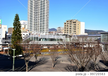 静岡市　清水駅と清水駅東口公園と周辺街並み 99720563