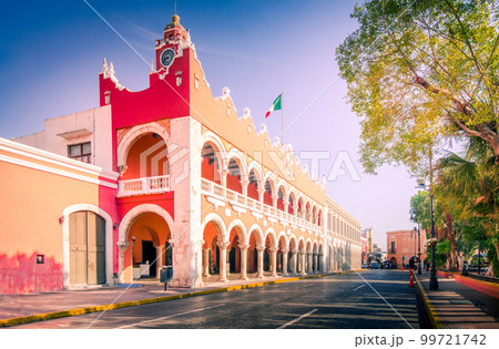 Merida, Mexico. Plaza Grande, beautiful spanish colonial city in Yucatan Peninsula. 99721742
