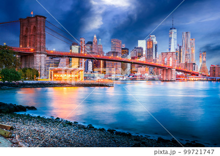 New York City, Manhattan and Brooklyn Bridge - USA 99721747