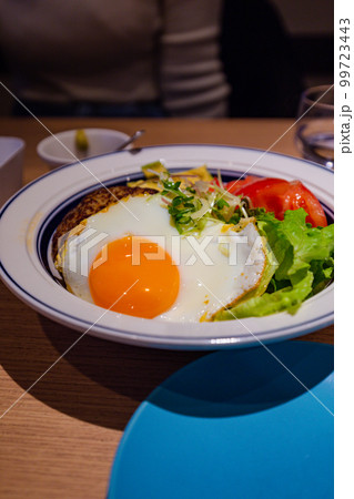 古都京都のおしゃれカフェでランチにロコモコ 古都京都のおしゃれカフェでランチにロコモコ 99723443