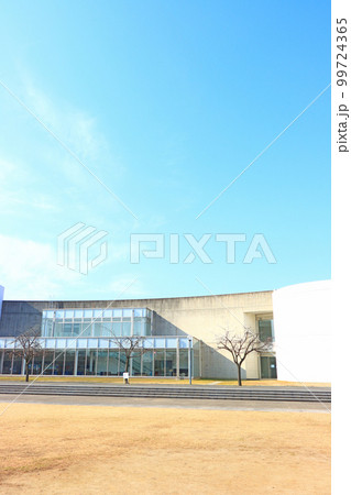 清須市、清須市立図書館の風景 清須市、清須市立図書館の風景 99724365