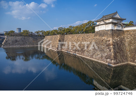 大阪城 千貫櫓と西外堀の風景 大阪城 千貫櫓と西外堀の風景 99724746