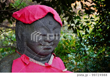 ほほ笑む地蔵 99724988