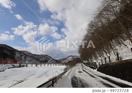 雪・空・星・冬の景色を感じる旅 冬の空はうつろいやすい アメニモマケズ 宮沢賢治 雪・空・星・冬の景色を感じる旅 冬の空はうつろいやすい アメニモマケズ 宮沢賢治 99725728