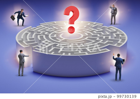 Businessman trying to find a way out of maze 99730139