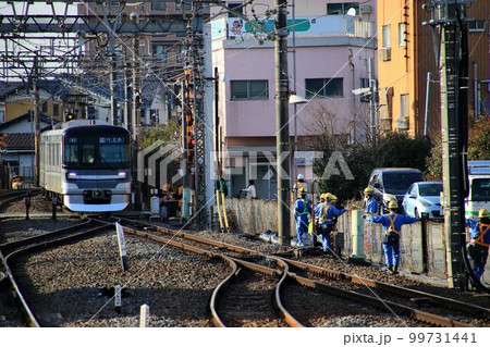 高架化工事が始まった春日部駅・地上線を走る地下鉄『日比谷線13000系』 高架化工事が始まった春日部駅・地上線を走る地下鉄『日比谷線13000系』 99731441
