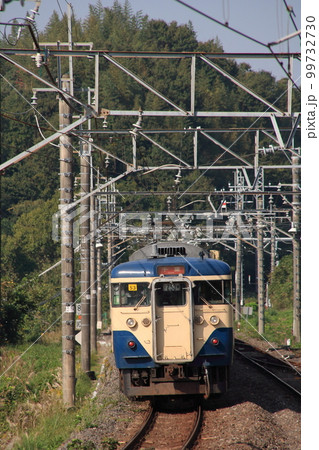長閑な外房線沿線をのんびりと走る113系系電車_2009/10/22撮影 99732730