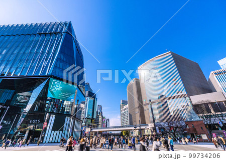 日本の東京都市景観 数寄屋橋交差点。マスク妄想の呪縛から解放なるか…屋外室内等マスク不要！＝20日 99734206