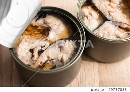 サバ缶　鯖の缶詰の写真素材 99737888
